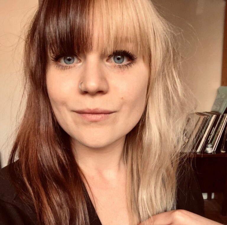 #shoutout 2 – Claire Rose